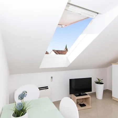 Apartments Rici Bol Exterior photo