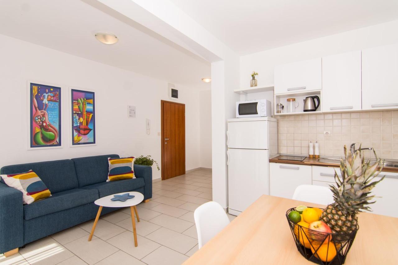 Rici Apartment *